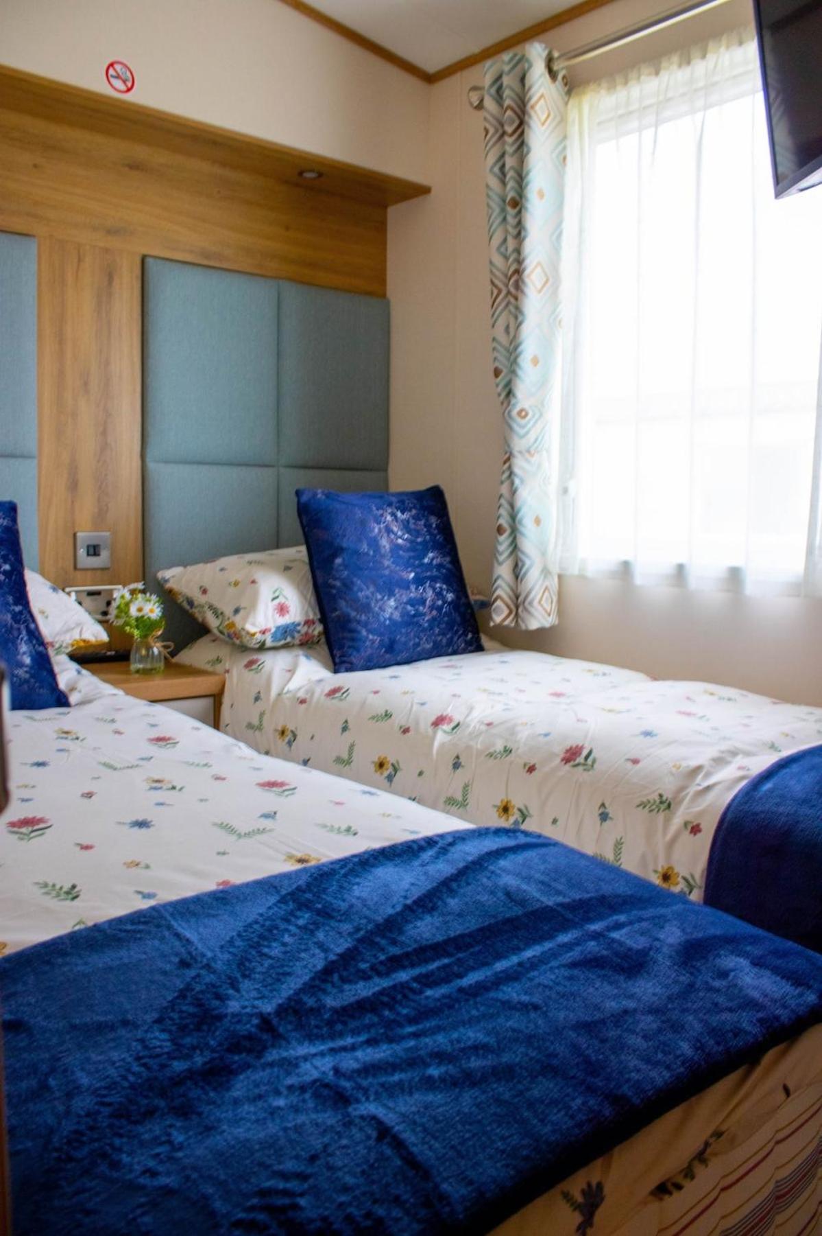 Eagle'S Den Caravan Lossiemouth ภายนอก รูปภาพ